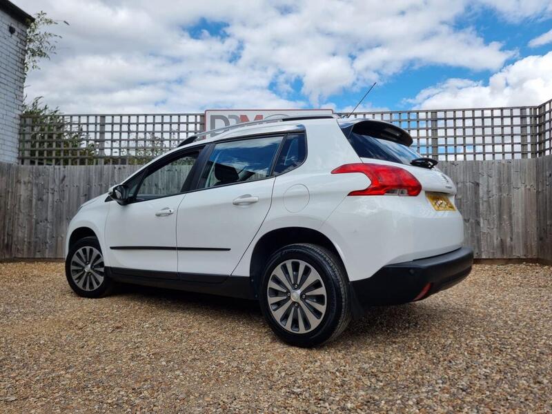 Peugeot 2008 view 4