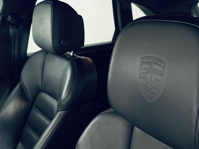 Porsche Macan view 6