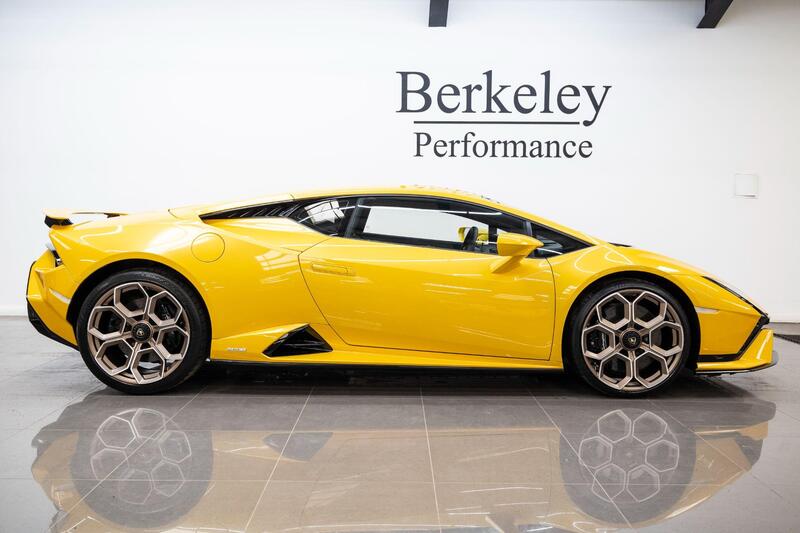 Lamborghini Huracan view 4