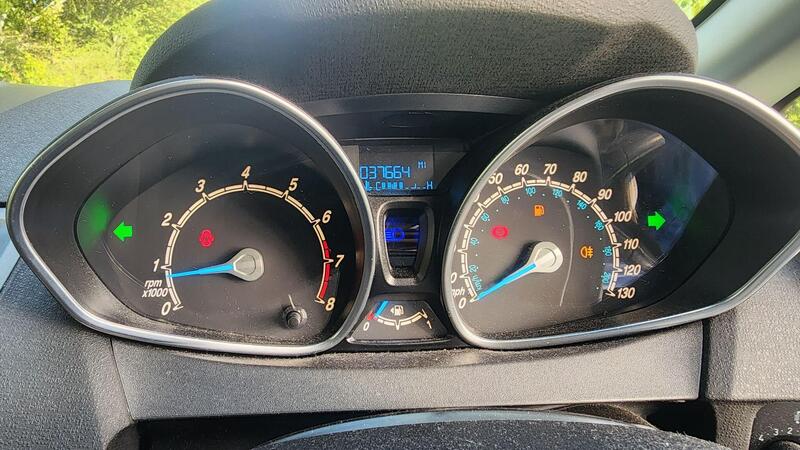 2014 Ford Fiesta — photo 34