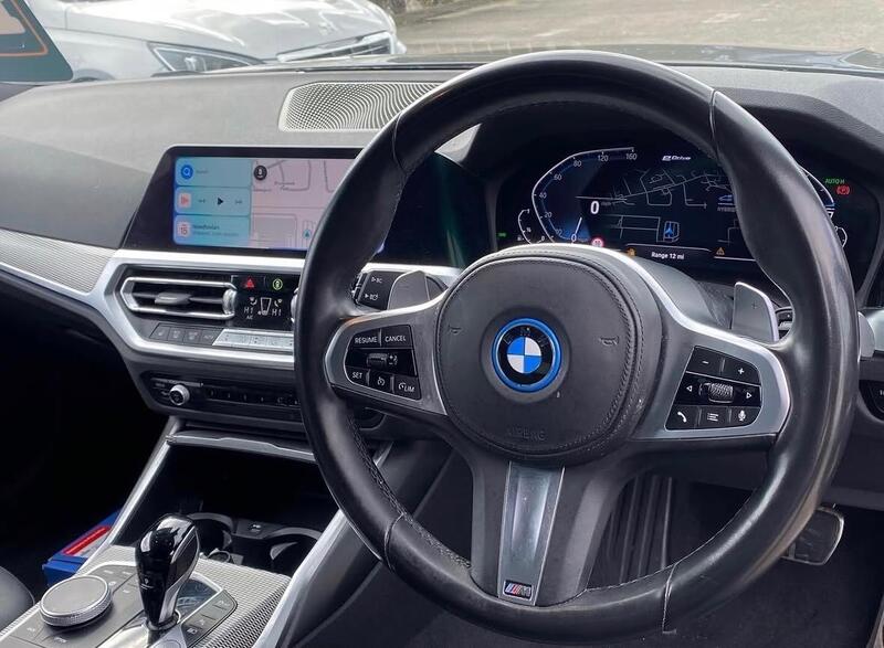 BMW 3 Series view 3