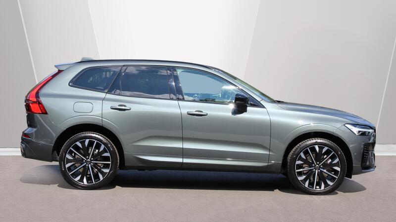 Volvo XC60 view 3