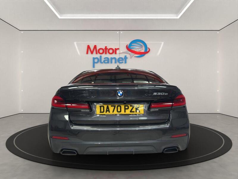 BMW 5 Series view 7
