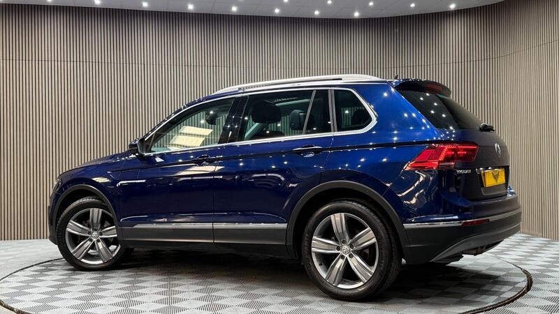Volkswagen Tiguan view 2