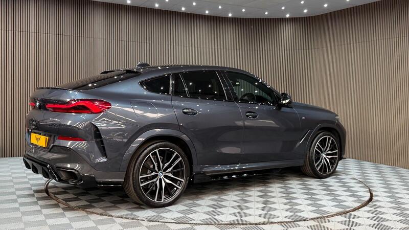 BMW X6 view 5