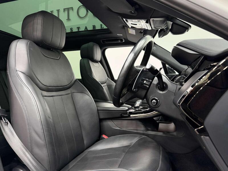 Land Rover Range Rover Sport view 2