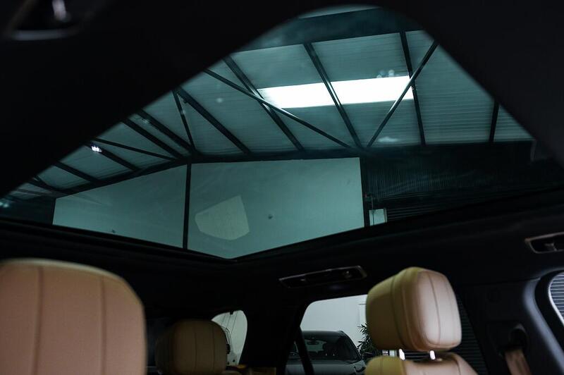 Land Rover Range Rover Sport view 3