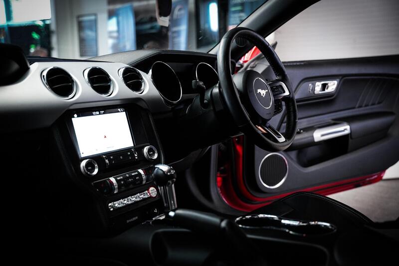 Ford Mustang view 3