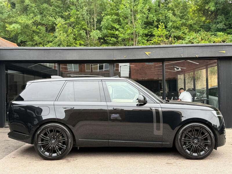 Land Rover Range Rover view 3