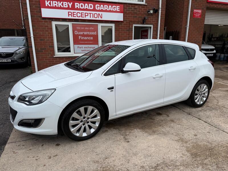 Vauxhall Astra main image