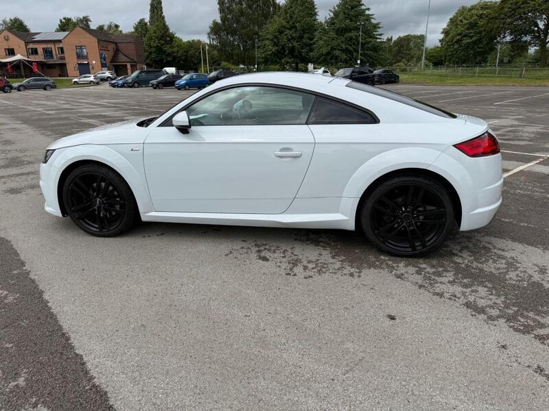 Audi TT view 4