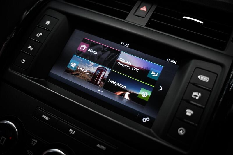 Land Rover Discovery view 4