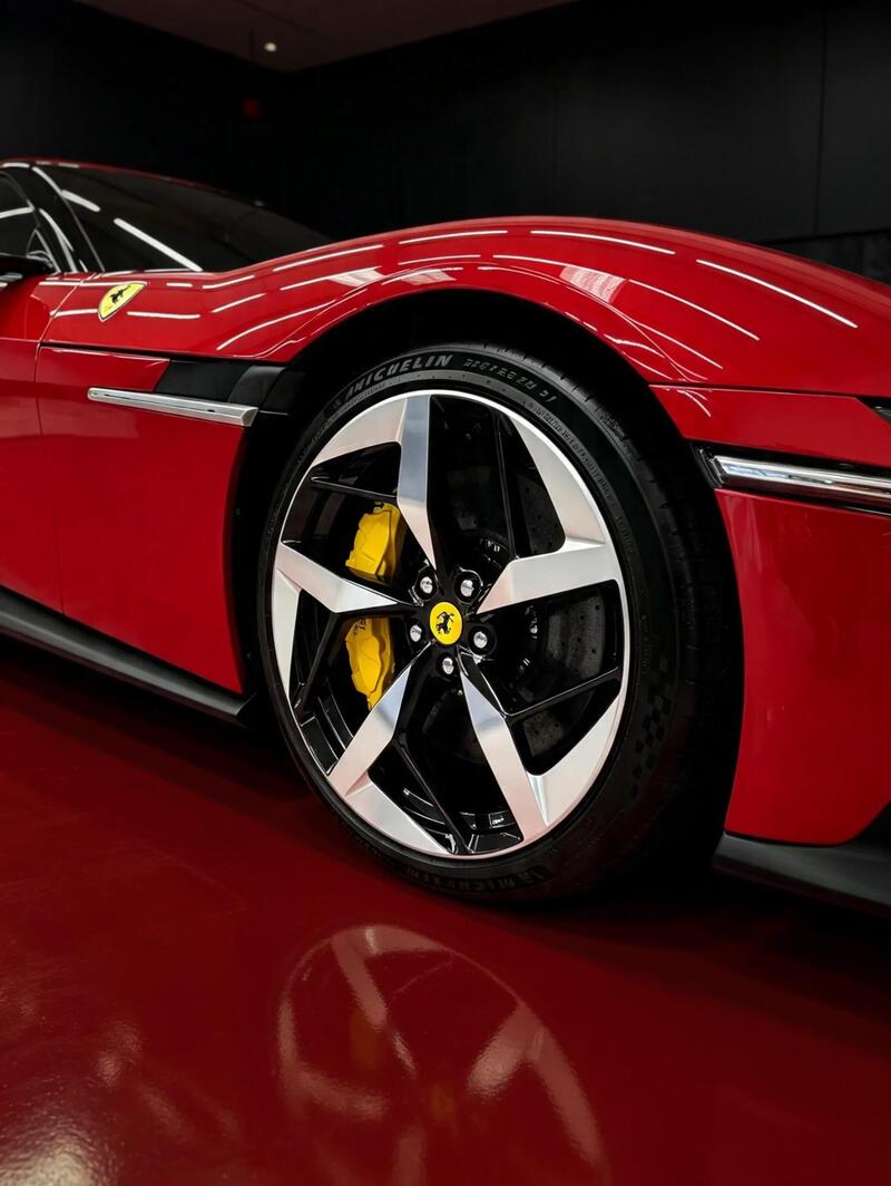 Ferrari 12cilindri view 4