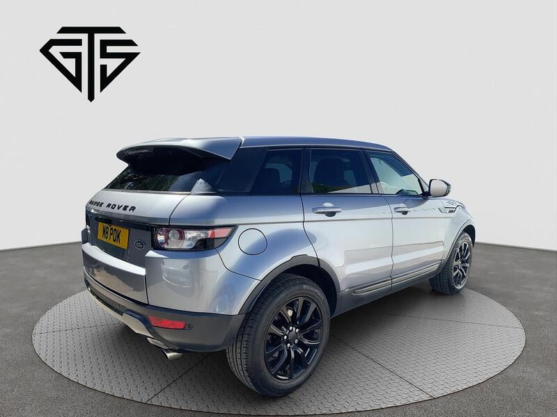 Land Rover Range Rover Evoque view 3