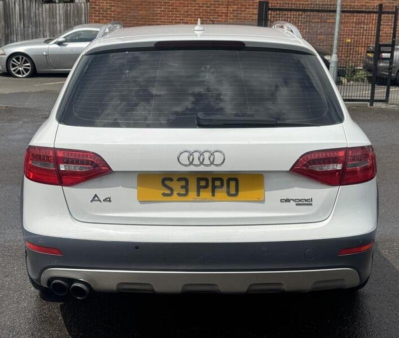 Audi A4 Allroad view 4