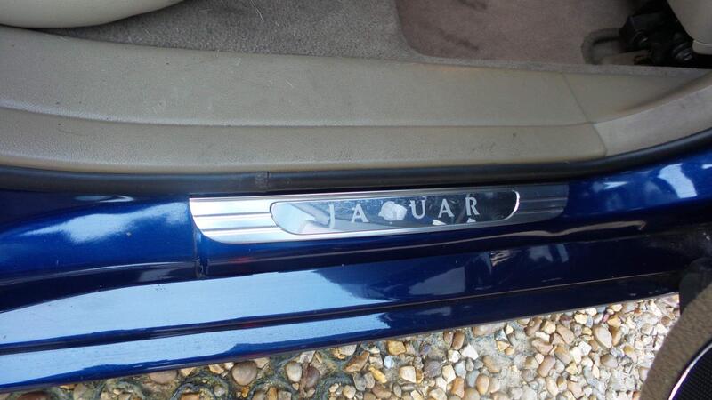 Jaguar XJ view 43