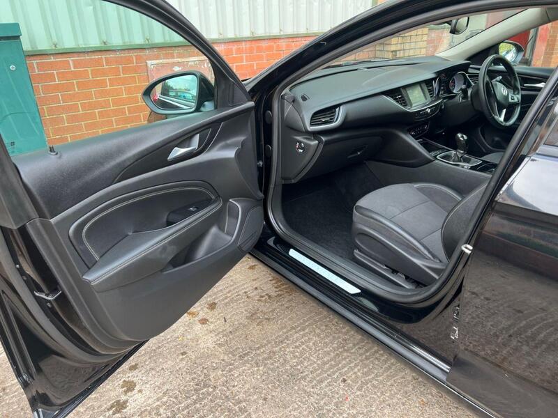 Vauxhall Insignia view 13