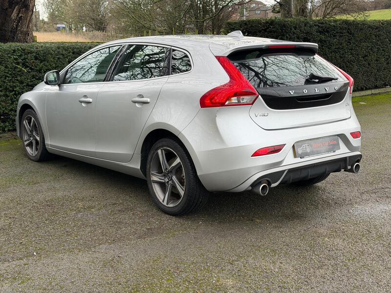 Volvo V40 view 4