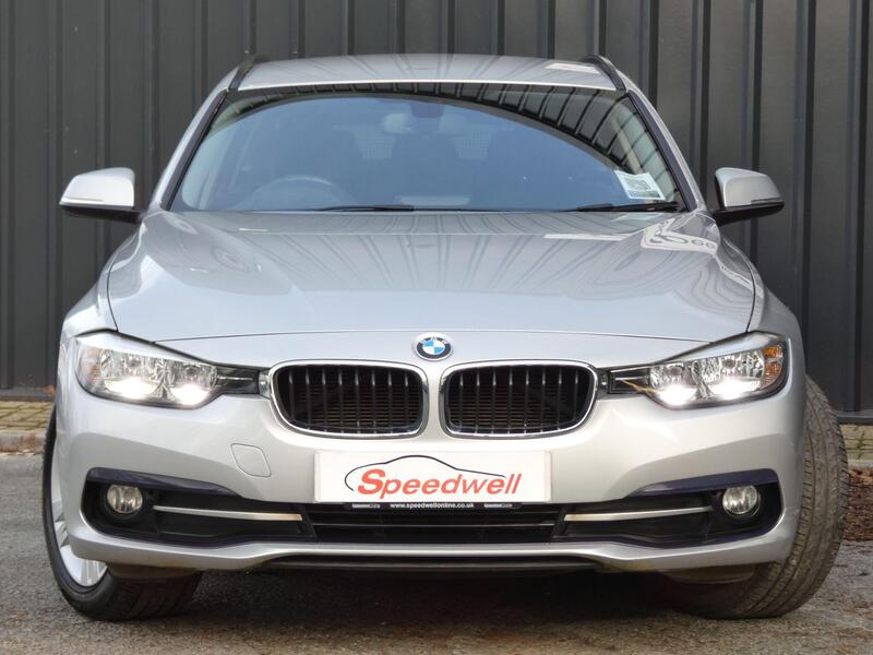 BMW 3 Series view 4