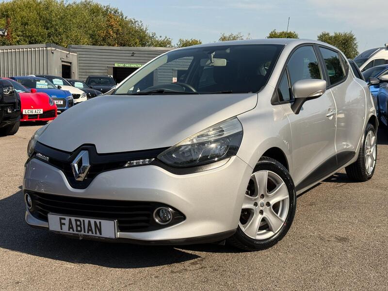 Renault Clio view 2