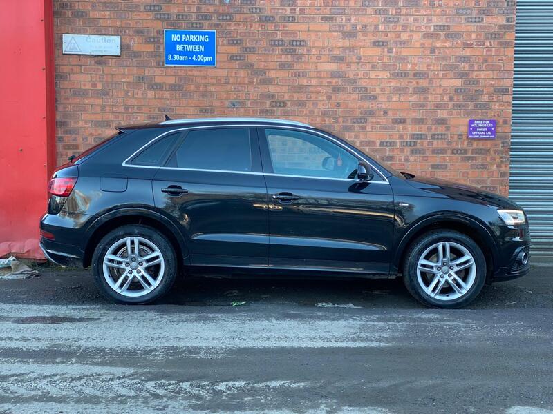 Audi Q3 view 5