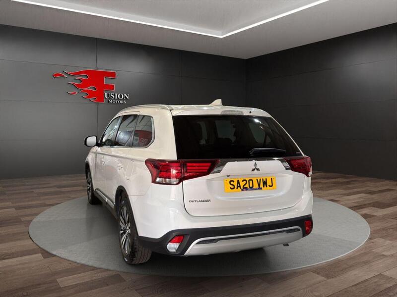 Mitsubishi Outlander view 5