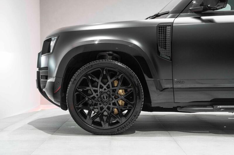 Land Rover Defender view 4
