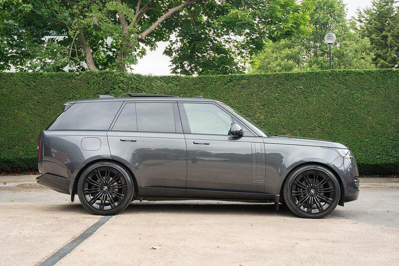 Land Rover Range Rover view 2