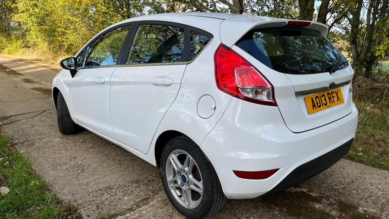 2013 Ford Fiesta — photo 7