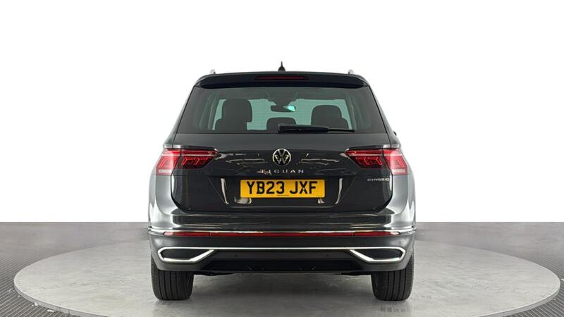 Volkswagen Tiguan view 5