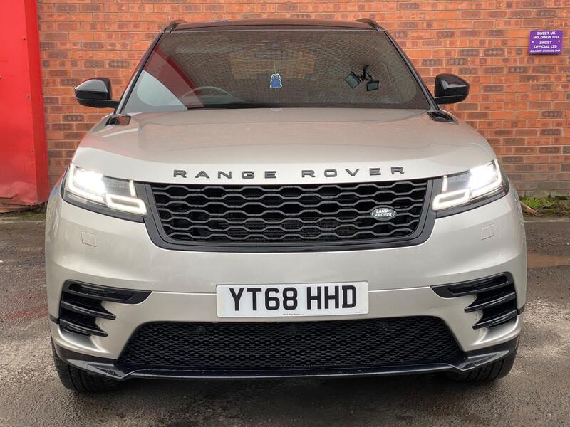 Land Rover Range Rover Velar view 3