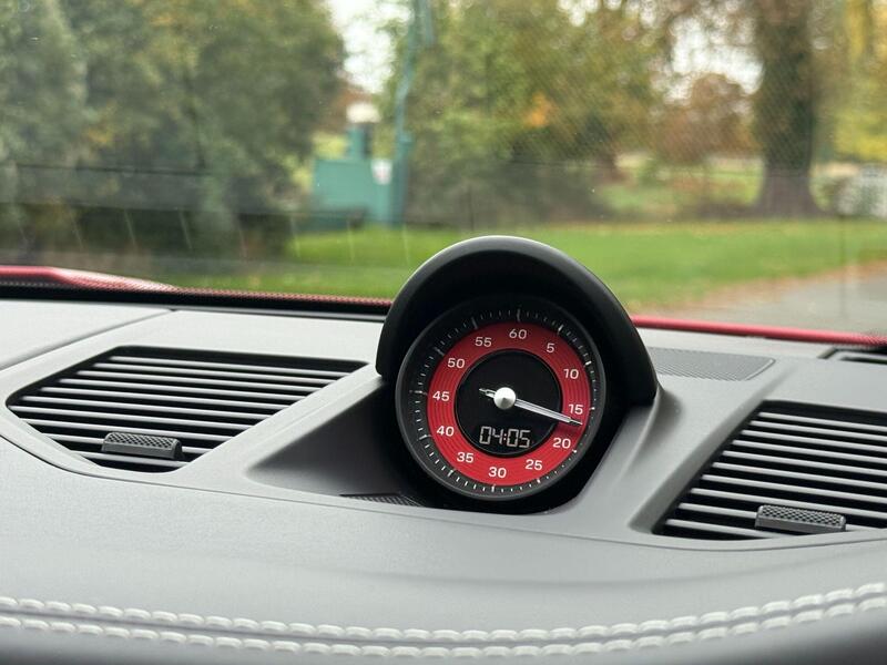 Porsche 911 view 9