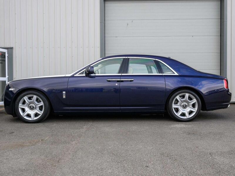 Rolls-Royce Ghost view 6