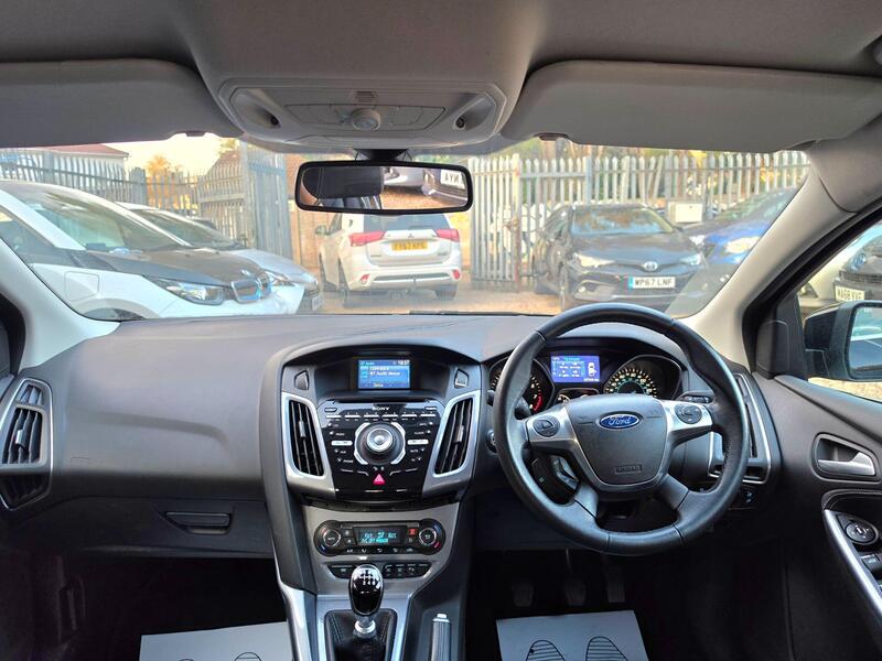 Ford Focus 1.6T EcoBoost Titanium X Euro 5 (s/s) 5dr thumbnail 28