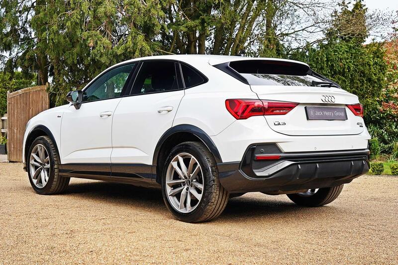 Audi Audi Q3 view 3