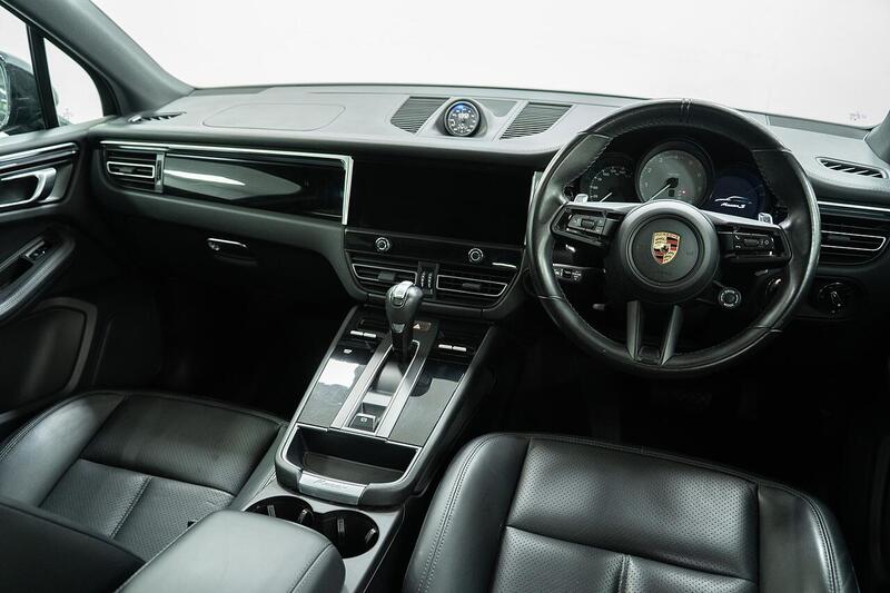 Porsche Macan view 6