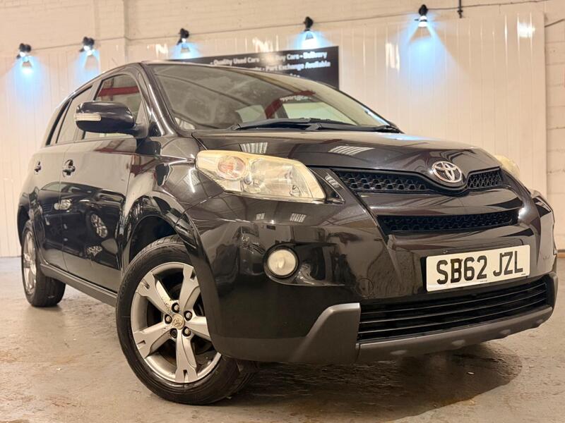 Toyota Urban Cruiser — photo 1