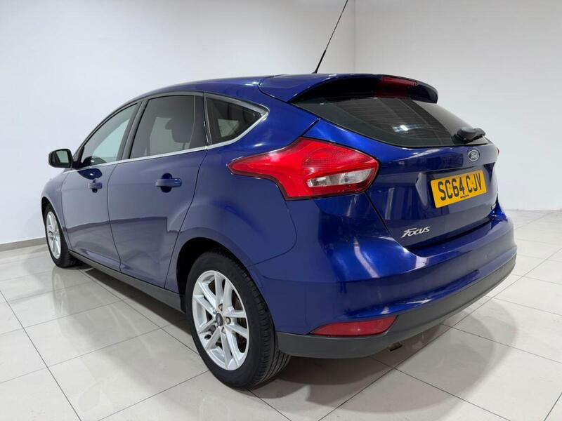 Ford Focus view 6