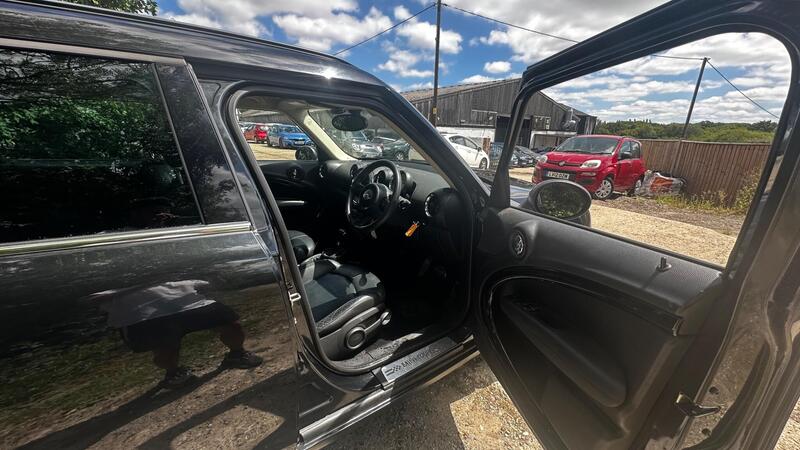 2013 MINI Countryman — photo 30