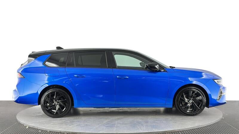 Vauxhall Astra view 3
