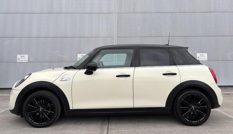 Mini Cooper view 5