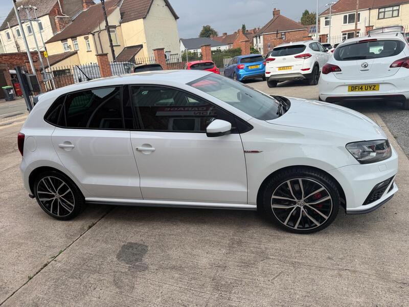Volkswagen Polo view 6