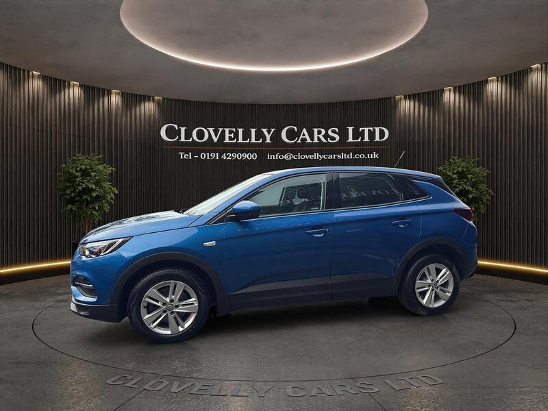 Vauxhall Grandland X view 3