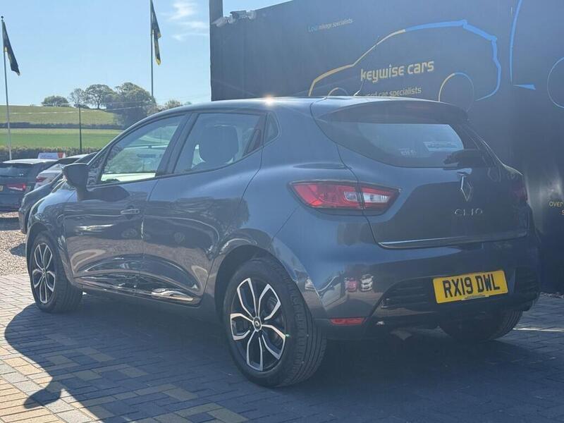 Renault Clio view 3