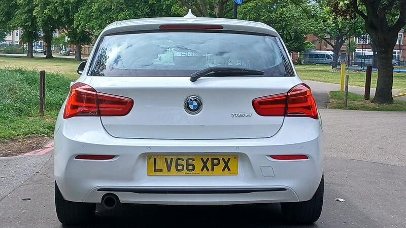BMW 1 Series view 6