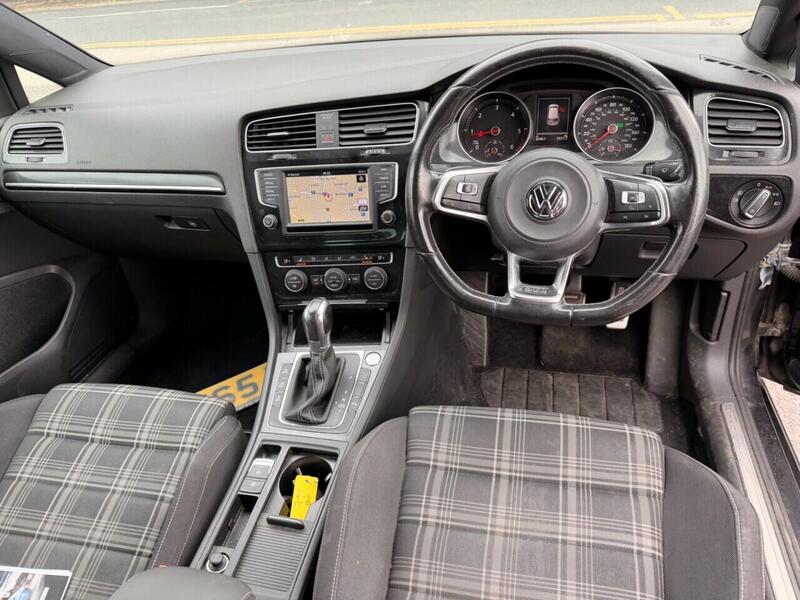 Volkswagen Golf view 5