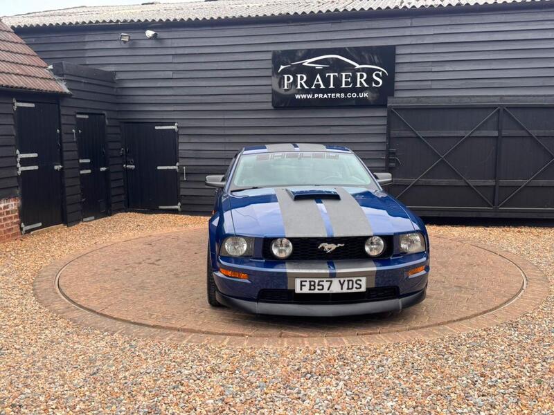 Ford Mustang view 6