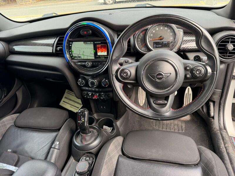 Mini Hatch view 4