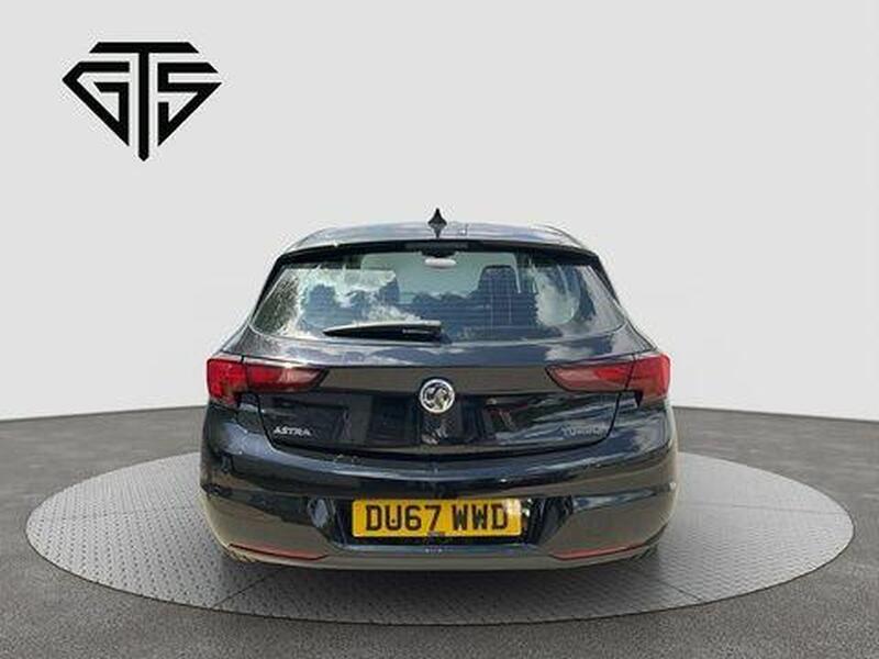 Vauxhall Astra view 4
