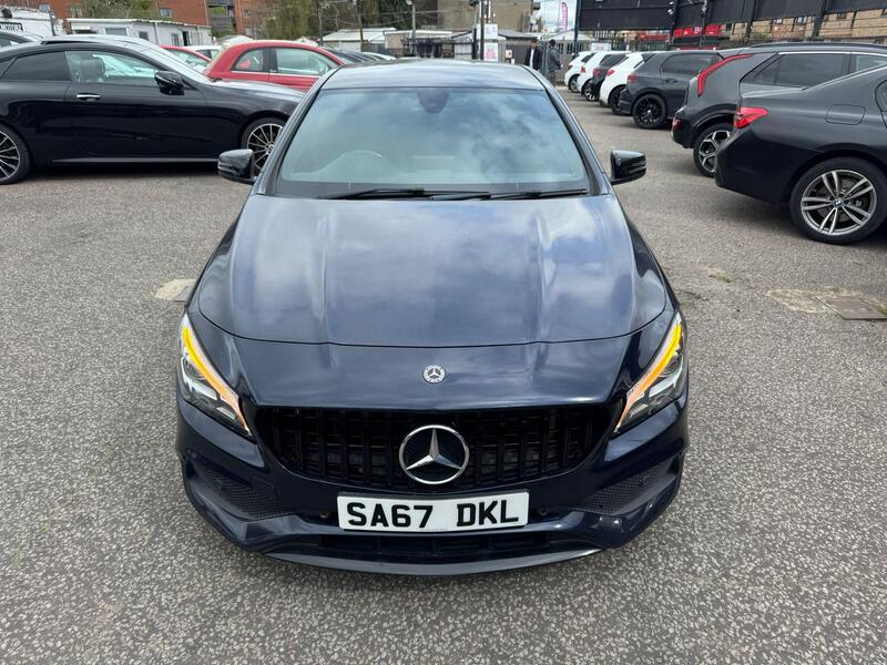 Mercedes-Benz Cla view 3
